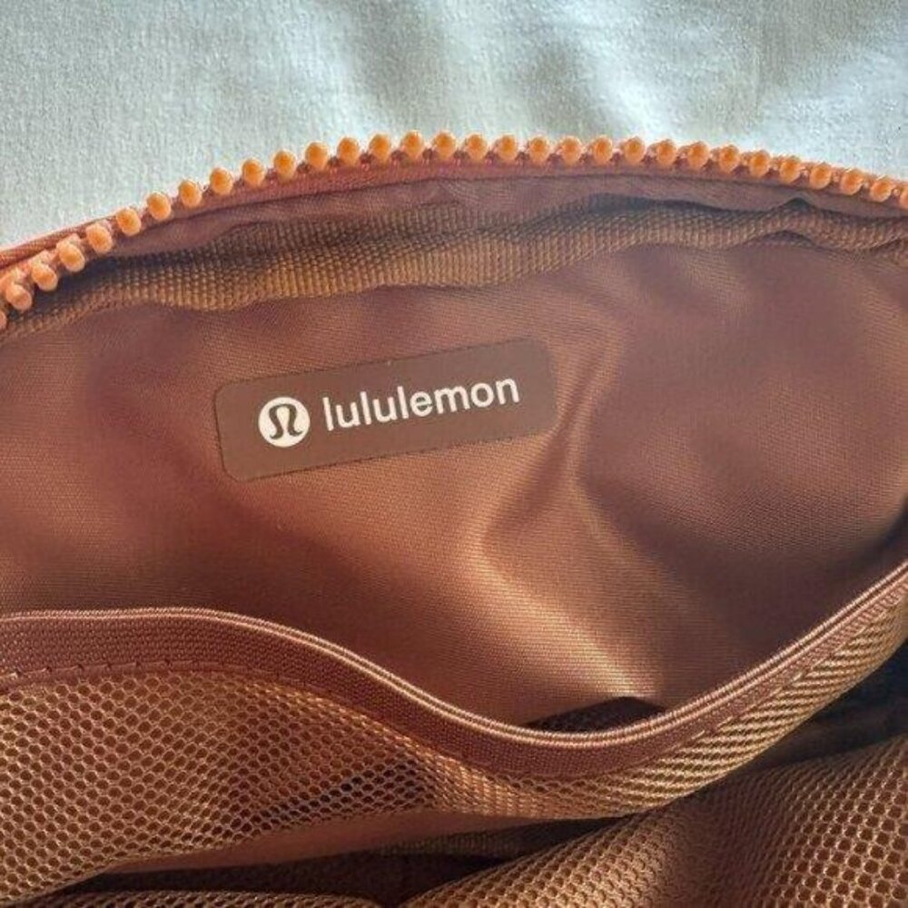 Lululemon Everywhere belt bag Brown Crossbody Bag NEW - Picture 7 of 8